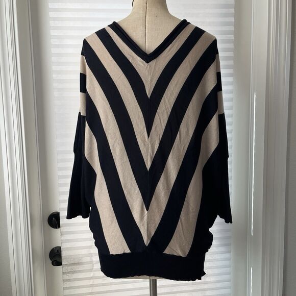 Adrienne Vittadini Sweatshirt V-neck Striped black-tan, Size L(see measurements) - Picture 7 of 8